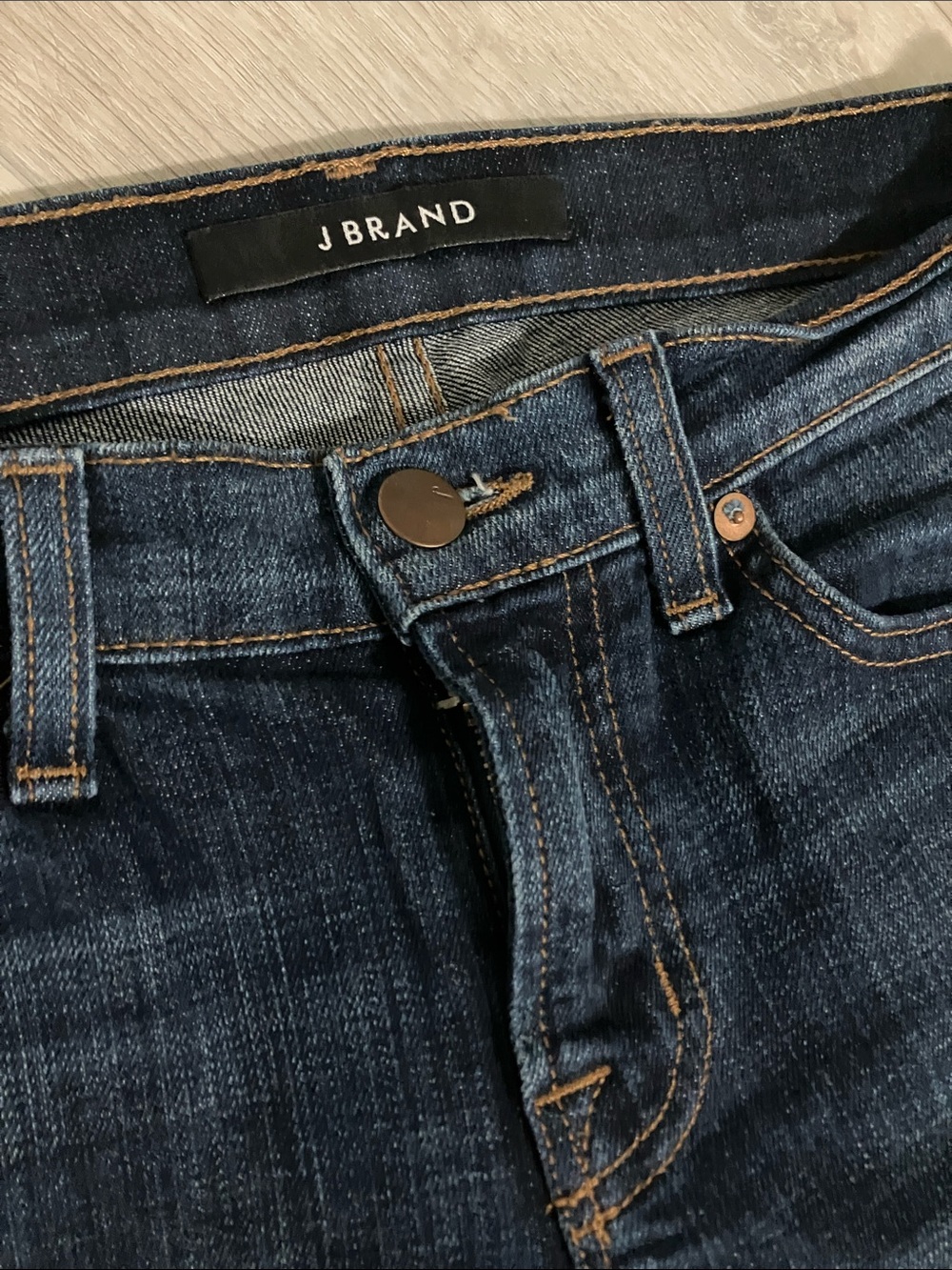 J Brand , women’s 26 , Dark Indigo Skinny Jeans - Picture 3 of 7